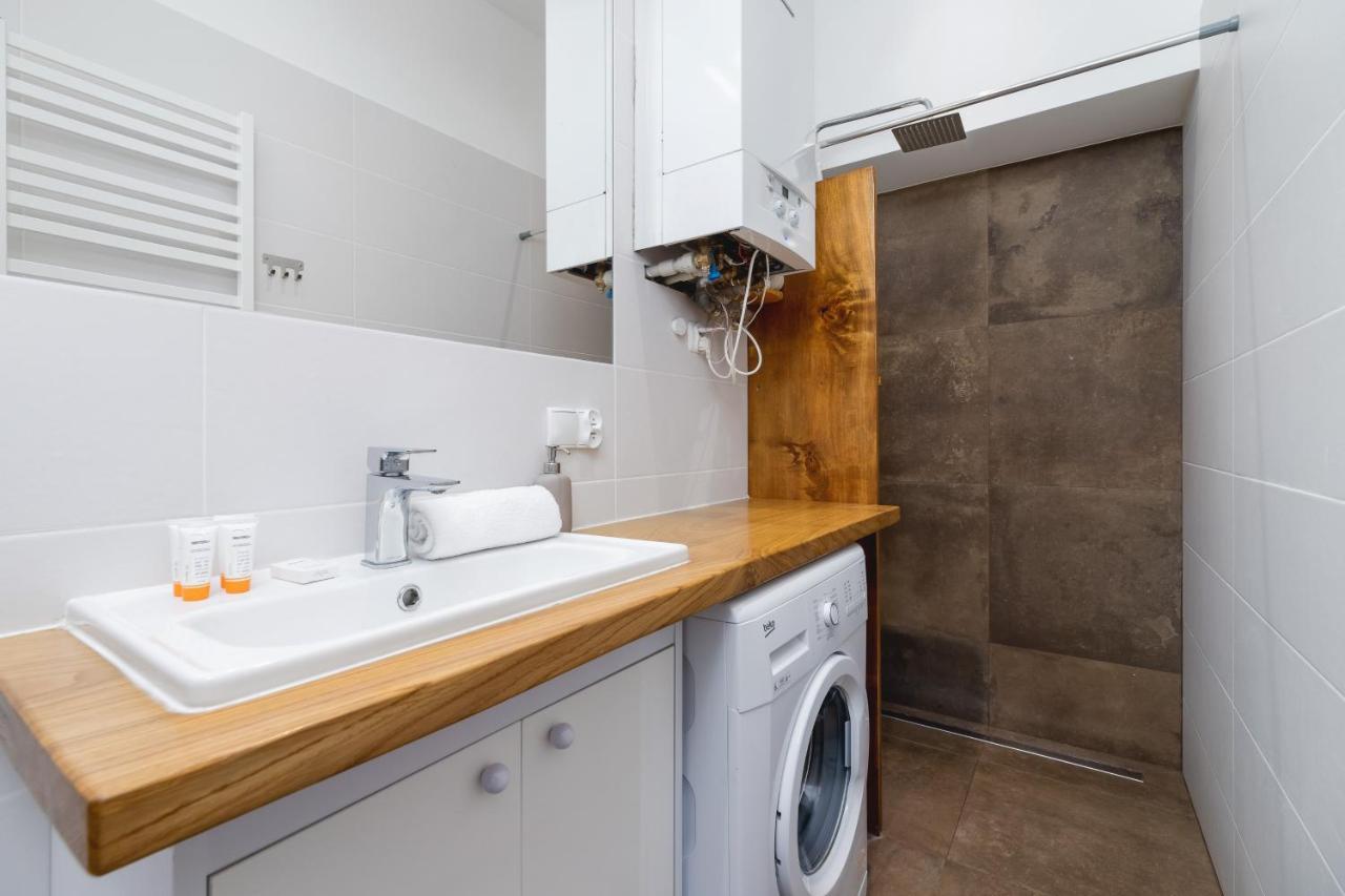 Old Town Apartments Basztowa By Renters Cracovia Esterno foto